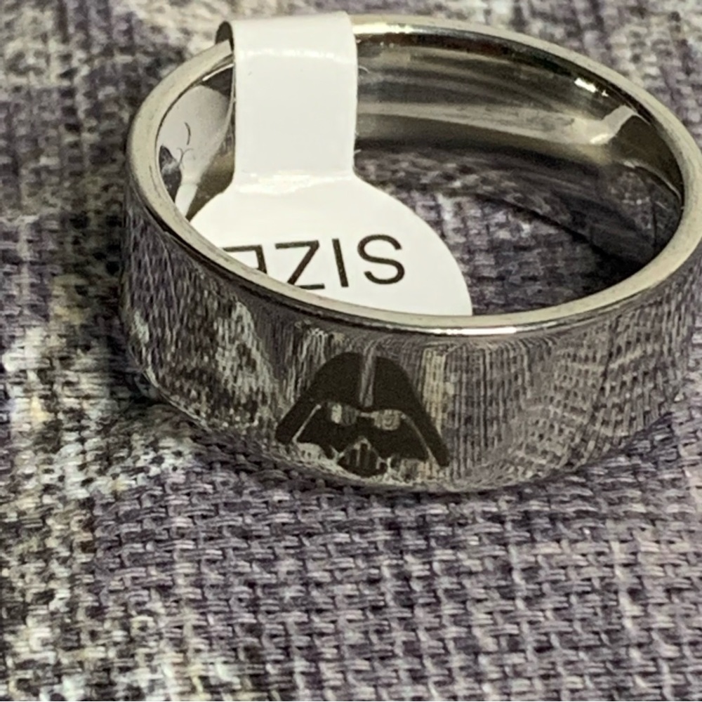 NWT Stainless Steel Darth Vader Head Etched Ring